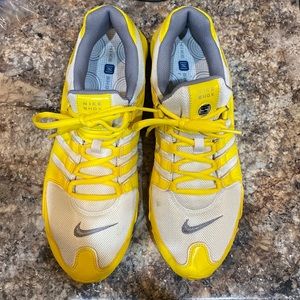 Mens yellow and white Nike Shox 11.5